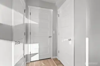 Photographs are for illustrative purposes only. Features, finishes, interior/exterior colors, landscaping and floorplan shown may vary from actual homes built.