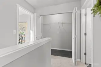 Photographs are for illustrative purposes only. Features, finishes, interior/exterior colors, landscaping and floorplan shown may vary from actual homes built.