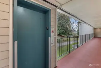 Elevator. No stairs!