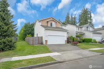 Neighborhood with sidewalks....