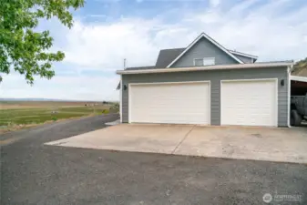 3 Car Garage