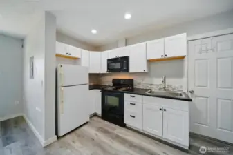 Full Kitchen in studio