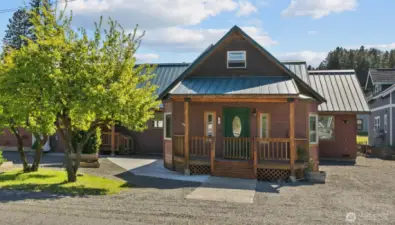 Welcome to this beautiful Roslyn home