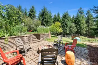 step down to the Fire-Pit