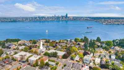 Located in the heart of North Admiral, you’re steps from Hamilton Viewpoint Park and  minutes from Alki Beach. Enjoy walkable access to Metropolitan Market, Mioposto,  Arthur’s, Mission Cantina, The Nook, and the historic Admiral Theater. West Seattle’s  vibrant mix of shops, cafés, and trails are right at your doorstep.