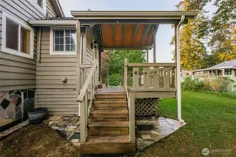 Side porch