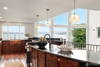 Kitchen Maximizes Lake Views