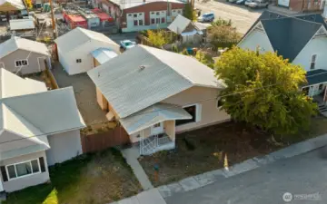 Aerial view of home site. Lots of parking in the front of home, as well as in the back for the ADU.