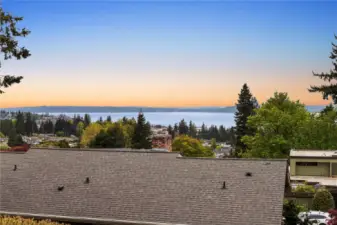 Best views in Edmonds from your view deck