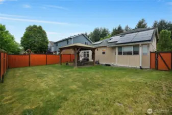 Big Backyard! nice covered patio for just sitting!