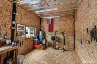 Tack room - heated