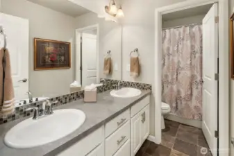 Full upstairs bath.