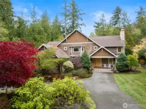Stetson Ridge  NW Craftsman style home situated minutes from ferry's, shops, schools & restaurants