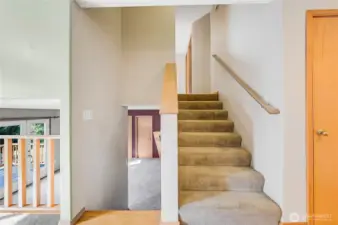 Now, let's walk up the stairs to where the three bedrooms are located.....follow me....