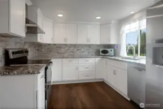 Kitchen W/Granite Counter Tops. Natural Light