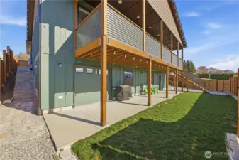 Garage door opens for outdoor workouts, or easier access for large item storage (kayaks?)