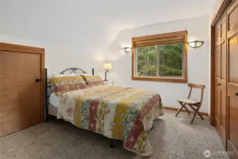 Upper level guest bedroom