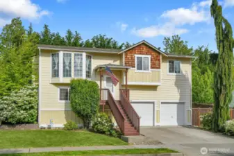 Nested on a large lot in the Crossings at Edgecomb!