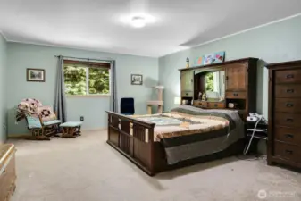 Spacious Primary Bedroom!