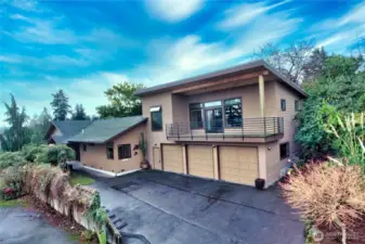 Upper level ADU over 880sf garage, private entrance