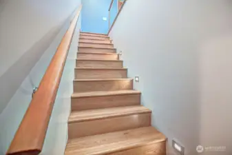 Private stair entry to upper level ADU