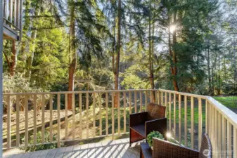 Outdoor treks patio with greenery and privacy