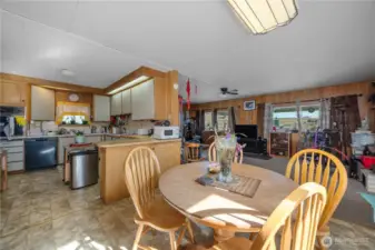 Upper dining area with more furnishings..