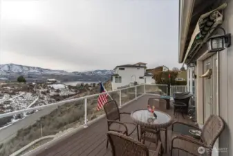 View deck with electric awning