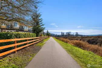 Walk or bike the nearby Sammamish River Trail and enjoy miles of scenic pathways just moments from home.