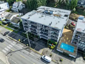 Top floor, middle unit.