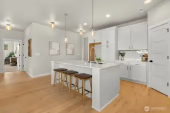 Photographs are for illustrative purposes only. Features, finishes, interior/exterior colors, landscaping and floorplan shown may vary from actual homes built.