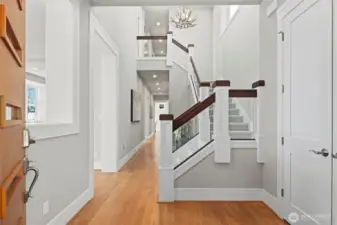 Refined entry with open staircase