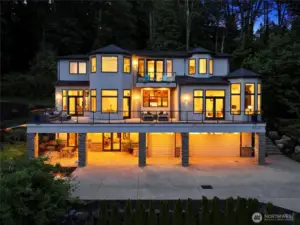 Prime location is just minutes from Bellevue and Seattle, with convenient access to I-90, I-5, and I-405, while retaining a quiet, rural feel
