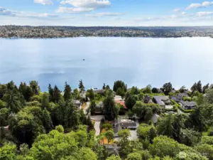 Experience the finest that the Northwest has to offer with the ever-changing vistas of the sparkling waters of Lake Washington!