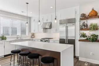 Cabinet doors & drawers have been replaced in 2025
