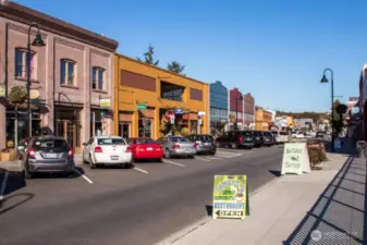 Lots of fun shops & restaurants to explore!