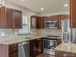 Great kitchen w/ real granite counters