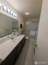 Full primary bath.