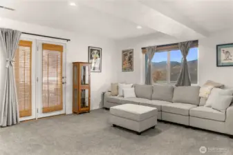 Doors to patio area/walkout basement