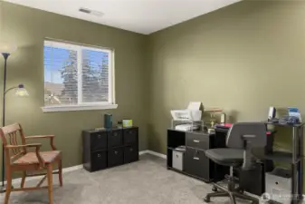 Bedroom/office area