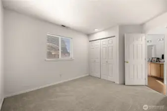 Middle room alternate view