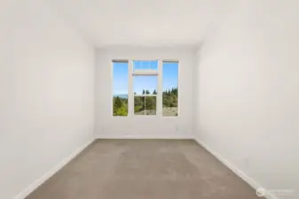 Spcious primary suite