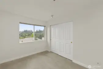 2nd full size bedroom