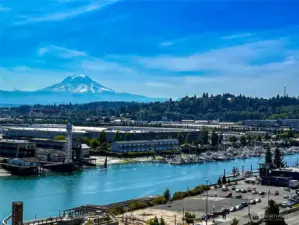 Cliff Street Loft #502 Mt Rainier view from unit!