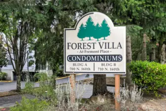 Tucked away yet close to Shoreline CC, Westminster Triangle shopping buses, restaurants everything at your fingertips