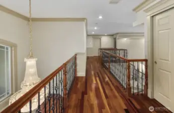 Cheryl Hardwood Floor