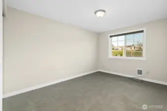 Second bedroom.