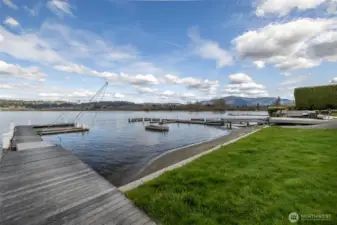 shared waterfront/private beach!