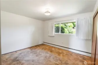 Upstairs bedroom 2