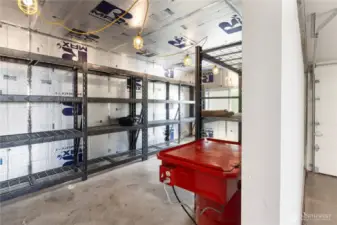 shop space/storage room